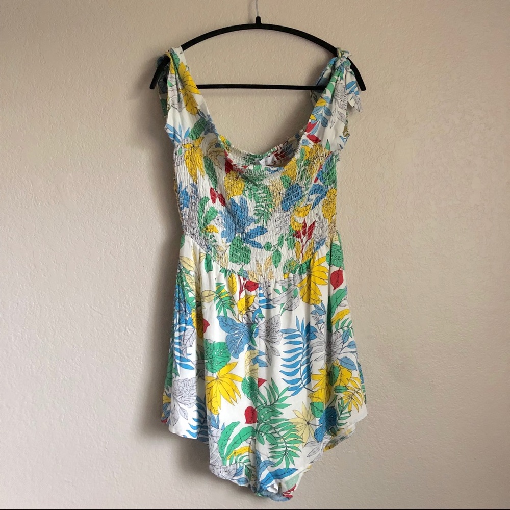 LUSH Tie Sleeve Leaf Print Romper NWT - Picture 3 of 4